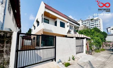 ขายบ้าน - ขายบ้านแฝด 2 ชั้น หมู่บ้านถาวรนิเวศน์ 2 ซอยบางนา-ตราด12 ใกล้ทางด่วน