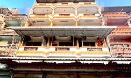 ขายอาคารพาณิชย์ / สำนักงาน - ขาย] ตึกแถว 3 คูหาทะลุถึงกัน ย่านดินแดง-จตุรทิศ พื้นที่มหาศาล 864 ตร.ม. ทำเลทองของการทำธุรกิจ!