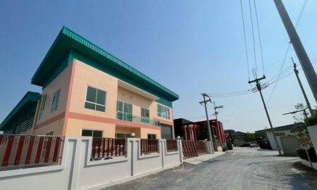 ขายโรงงาน / โกดัง - ขายโรงงาน สร้างใหม่ บนที่ดิน 1 ไร่ (ซอยโรงงานไวไว 2 อ้อมใหญ่) ห่างจากถนนเพชรเกษมเพียง 1 กม.