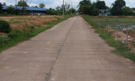 ขายที่ดิน - ขายที่ดินสระสี่เหลี่ยม 10 ไร่ ติดถนนคอนกรีต ใกล้ถนนเส้น331-3กม. อ.พนัสนิคม ชลบุรี