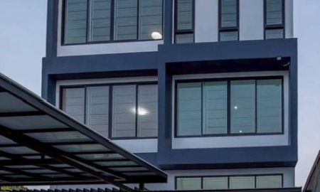 ขายบ้าน - ขายโฮมออฟฟิศ 3 ชั้นราคาทุน สร้างใหม่ ไม่เคยอยู่ 53 ตร.วา โฮมออฟฟิสชั้นล่างโถงสูงซอยพหลโยธิน 35 แยก 19