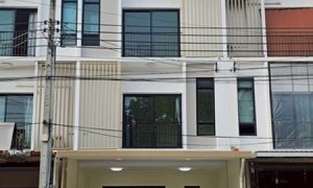 ขายบ้าน - ขาย ถูก ทาวน์โฮม 3 ชั้น หมู่บ้าน พาทิโอ ศรีนครินทร์-พระราม - พื้นที่ใช้สอย 190 ตร.ม. เนื้อที่ 19.9 ตร.วา