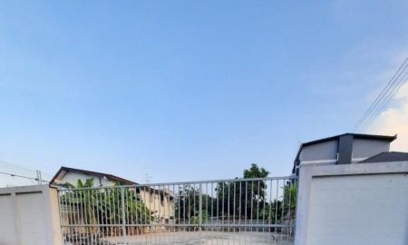 ขายที่ดิน - ที่ดิน+โกดังเต็มล้อมรั้ว ซ.เพชรเกษม114 ขนาด 73ตรว. 3,800,000.- ผู้ขายออกค่าโอน1%(คนละครึ่ง) เช่า 8,000.-/ด.