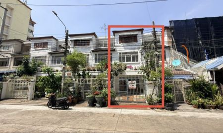 ขายทาวน์เฮาส์ - ขายทาวน์โฮม 3 ชั้น 22.8 ตร.ว ซอยลาดพร้าว 48 แยก 3-4-6 บ้านพร้อมอยู่ ใกล้รถไฟฟ้า