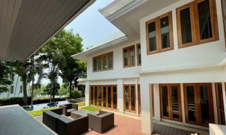 ขายบ้าน - ขายบ้านพูลวิลล่า 3ชั้น ซอยนาเกลือ 12 พัทยาเหนือ จังหวัดชลบุรี บ้านหรูติดทะเลพัทยาเหนือ บนหาดวงศ์อมาตย์