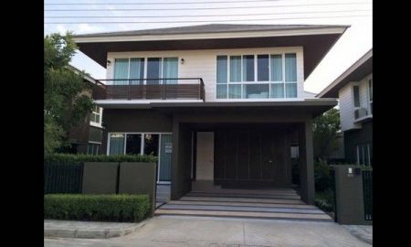 ให้เช่าบ้าน - ให้เช่าบ้านเดี่ยวเพียง 200 เมตรจากรถไฟฟ้าสายสีเหลือง สถานี ศรีลาซาล หมู่บ้านนาราโบทานิค ศรีนครินทร์