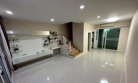 ให้เช่าทาวน์เฮาส์ - ให้เช่าโฮมออฟฟิศ 3 ชั้น ใกล้จุดขึ้นลงทางด่วน โครงการ บ้านกลางเมือง พระราม3 ราษฎร์บูรณะ