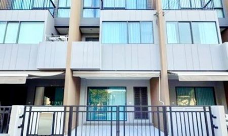 ให้เช่าทาวน์เฮาส์ - บ้านกลางเมือง รร.นานาชาติ ไบรท์ตัน กรุงเทพฯ 900 ม.ทาวน์โฮม 3 ชั้น 3 นอน 3 น้ำ ARL บ้านทับช้าง 3.5 กม. พระราม9-กรุงเทพกรีฑา