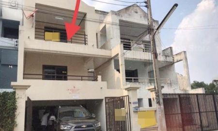 ขายทาวน์เฮาส์ - ขายทาวน์เฮ้าส์ 3 ชั้น 30 ตรว หมู่บ้านคลองหลวงโฮมเพลส ตรงข้ามแมคโครคลองหลวง