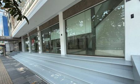 ขายอาคารพาณิชย์ / สำนักงาน - ขายอาคารพาณิชย์ สำนักงาน 5 ชั้น พื้นที่กว่า 849 ตารางเมตร ติดถนนลาดพร้าว ติดรถไฟฟ้าสีเหลือง บางกะปิ