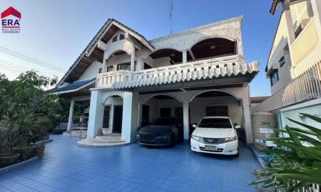 ขายบ้าน - ขายบ้านเดี่ยวศรีราชา หมู่บ้านตระกูลทอง หลังใหญ่ 2 ชั้น 86 ตร.ว. 5 ห้องนอน ใกล้เซ็นทรัลศรีราชา เพียง 3.85 ล้าน