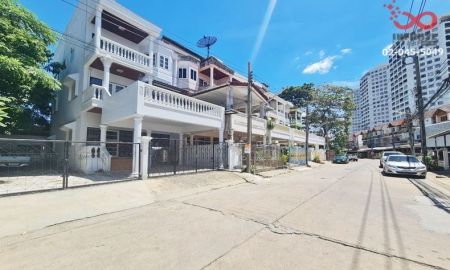 ให้เช่าทาวน์เฮาส์ - ให้เช่าทาวน์เฮาส์ 3 ชั้น เนื้อที่ 58 ตารางวา ซอยรามคำแหง 36/1 บางกะปิ