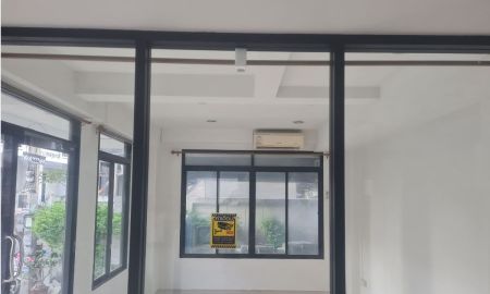 ให้เช่าอาคารพาณิชย์ / สำนักงาน - ให้เช่าพื้นที่ 25 ตรม. ในอพาร์ทเม้นท์ย่านรัชดา เหมาะทำร้านค้า มินิมาร์ท สำนักงาน