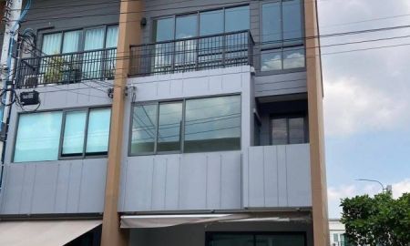ขายบ้าน - ขายทาวน์โฮม 3 ชั้น หลังริม บ้านใหม่ไม่เคยเข้าอยู่ โครงการบ้านกลางเมือง สุขุมวิท-อ่อนนุช