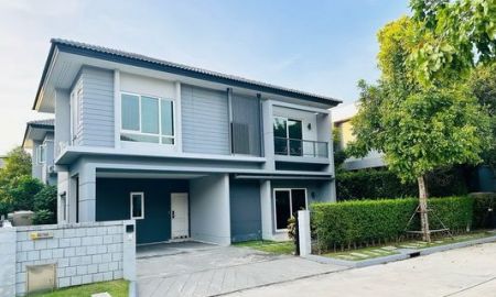 ให้เช่าบ้าน - ให้เช่า] หมู่บ้าน เซนโทร บางนา-วงแหวน / 4 ห้องนอน 3 ห้องน้ำ / 60 ตรว. 200 ตรม. **45,000**