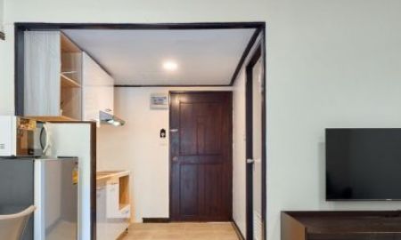 ให้เช่าคอนโด - ชมดอยคอนโด ตึกเหลี่ยม ห้องสวย พร้อมระเบียงวิวสระน้ำ พื้นที่กว้างขวาง ฟังก์ชันลงตัว