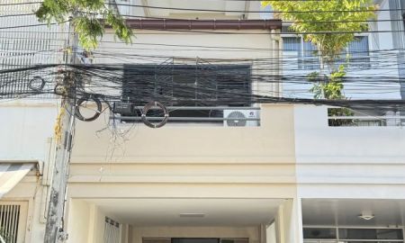 ขาย-ให้เช่าทาวน์เฮาส์ - ขาย ให้เช่า Home office 3 ชั้น ครึ่ง Town In Town วังทองหลาง