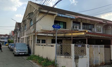 ให้เช่าทาวน์เฮาส์ - ให้เช่าทาวน์เฮ้าส์ Renovate ใหม่ ลาดพร้าว 47 แยก 9-5 2 ชั้น 26 ตร.ว. จอดรถ 2 คัน ใกล้ BTS