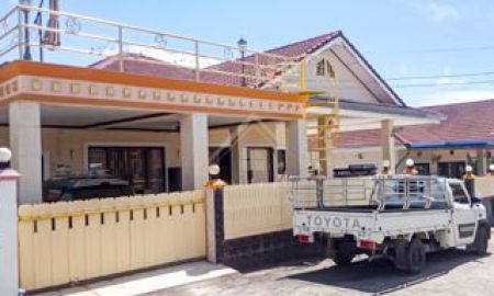 ขายบ้าน - บ้านชั้นเดียว หมู่บ้าน โชคชัย 3 บางเสร่ สัตหีบ วิวทะเล ( ขายพร้อมผู้เช่า )