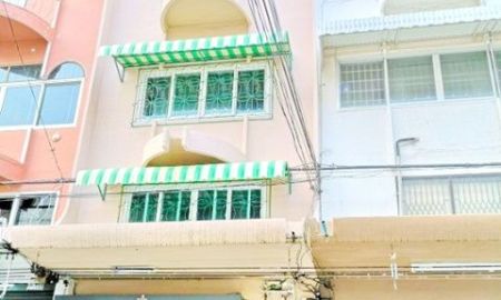 ให้เช่าอาคารพาณิชย์ / สำนักงาน - ใกล้ ตลาดปัฐวิกรณ์ 850 ม. 25 ตร.ว.300 ตร.ม. ถนนนวมินทร์ 101-109 เช่าอาคารพาณิชย์ 3 ชั้น 4 นอน 4 น้ำ แฟชั่น 2.6 กม.