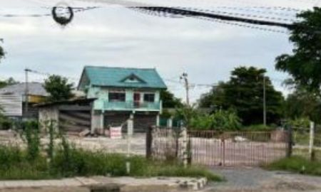 ให้เช่าที่ดิน - บ้านเดี๋ยวพร้อมที่ดิน 2 ชั้นติดถนนใหญ่ข้างปั้ม PT 503 ตรว หน้ากว้าง 36 เมตรลึก 58 เมตร หน้าที่ดินติดถนนพหลโย