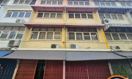 ขายทาวน์เฮาส์ - ตึก 4 ชั้น 2 คูหา ซอยเจริญกรุง109 ต่อเติมด้านหลังทุกชั้น ตีทะลุเชื่อมอาคารบางส่วน ขายตามสภาพ ทำเลใจกลางเมือง ใกล้รถไฟฟ้า ราคาพิเศษ