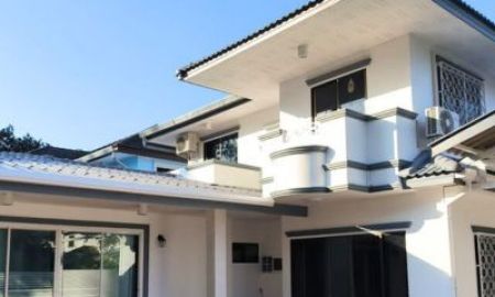 ให้เช่าบ้าน - หมู่บ้านดลยา ใกล้รวมโชค บ้านรีโนเวทใหม่ทั้งหลัง สภาพสวย พร้อมเข้าอยู่