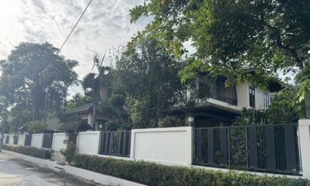 ขายบ้าน - บ้านพร้อมที่ดิน ทำเลพุทธมณฑลสาย 1 ซอย 39 บ้านเดี่ยวบรรยากาศสงบ เป็นส่วนตัว แปลงหัวมุมติดคลองบัว