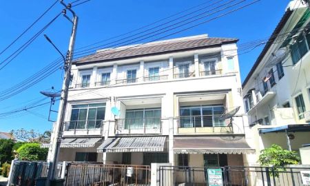 ขายทาวน์เฮาส์ - ขายบ้านกลางเมือง Swiss Town เกษตร-นวมินทร์ บ้านมุมเนื้อที่เยอะ สภาพดี