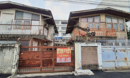 ขายบ้าน - ขายบ้าน 2 ชั้น 2หลัง 116 ตร.ว.(แยกขาย 66 ตร.ว.+50 ตร.ว.)ซอย จรัญสนิทวงศ์ 50/1 แขวงบางยี่ขัน เขตบางพลัด กรุงเทพมหานคร