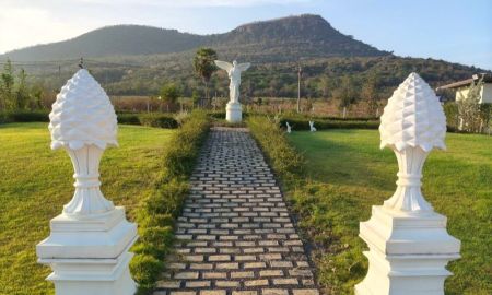 ขายที่ดิน - ขายที่ดินพร้อมสิ่งปลูกสร้าง ทำเลดี วิวภูเขา แก่งกระจาน จังหวัดเพชรบุรี