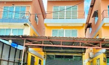 ให้เช่าอาคารพาณิชย์ / สำนักงาน - ใกล้สวนน้ำหนองจอก 900 ม. 20 ตร.ว. ราษฏร์อุทิศ ประชาร่วมใจ อาคารพาณิชย์ 3 ชั้น 3 นอน 3 น้ำ ทำเลถนนมิตรไมตรี ใกล้ตลาดหนองจอก 1.6 กม.