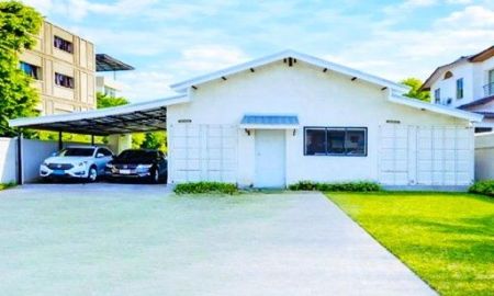 ให้เช่าบ้าน - ศรีนครินทร์34-40 โฮมออฟฟิศ 3นอน 2น้ำ แม็คโคร ศรีนครินทร์2 100ม. ถ.อ่อนนุช44-48 ใกล้ BTSศรีนครินทร์38 700ม.172ตร.ว. 682 ตร.ม. .