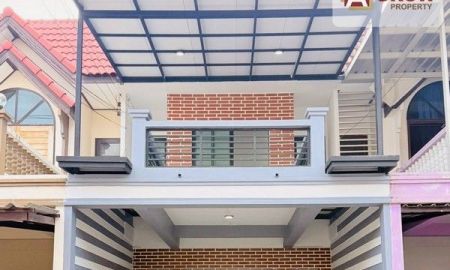 ขายทาวน์เฮาส์ - หมู่บ้านเพชรไพลิน พระยาสุเรนทร์ 30 ทำเลดี เดินทางสะดวก รีโนเวทใหม่พร้อมเข้าอยู่แล้ววันนี้