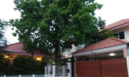 ให้เช่าบ้าน - ให้เช่าบ้านเดี่ยว2ชั้น60ตร.วถนนลาดพร้าว64ทะลุออกรัชดาได้ ปรับปรัฃุงใหม่ มี 4 นอน3น้ำ แอร์ 5 เครื่อง เฟอร์ฯครบเช่า45,000บ/ด