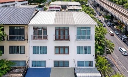 ให้เช่าอาคารพาณิชย์ / สำนักงาน - ใกล้รพ.สมิติเวช สุขุมวิท 600 ม. ใกล้BTS ทองหล่อ 1.5 กม. อาคาร 4 ชั้น 3 นอน สุขุมวิท45-53 มาร์เก็ตเพลส ทองหล่อ 700ม. 250 ตร.ม. 16 ตร.ว.