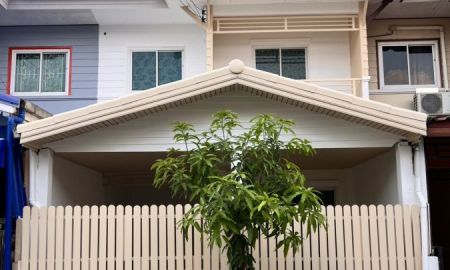 ขายทาวน์เฮาส์ - ราคาพิเศษ * ขายทาวน์เฮ้าส์ 2 ชั้น 22.5 ตรว * หมู่บ้านมณฑล 8 - ทวีวัฒนา - เพชรเกษม รีโนเวทใหม่ ห้องเยอะมาก