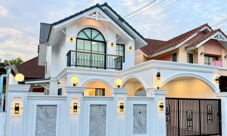 ขายบ้าน - ขายบ้านสวยหรู สไตล์ทัศคานี ศรีราชา-หนองยายบู่ ตกแต่งพร้อมเข้าอยู่