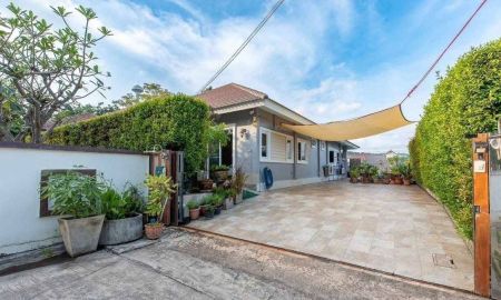 ให้เช่าบ้าน - บ้านพักพร้อมสระว่ายน้ำให้เช่า 3 ห้องนอน 3 ห้องน้ำ พร้อมห้องโถงขนาดใหญ่