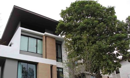 ขายบ้าน - ขายด่วน! พูลวิลล่า 3 ชั้น 3 ห้องนอน ติดชายหาดเดินไปทะเลเพียง 45 เมตร