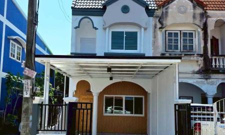 ขายทาวน์เฮาส์ - ทาวน์เฮ้าส์ 2 ชั้นหมู่บ้านรุ่งกิจ 4 ถนนร่มเกล้า 54 ลาดกระบัง