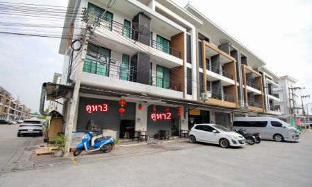 ขายอาคารพาณิชย์ / สำนักงาน - ขายอาคารพาณิชย์ 3 ชั้น พร้อมผู้เช่า โครงการ DComplex(ดี คอมเพล็กซ์) ปิ่นทอง1 ศรีราชา ชลบุรี ใกล้นิคมฯ 600 ม