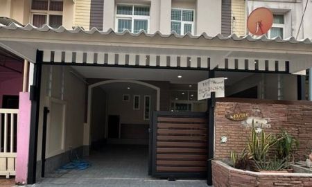 ขายทาวน์เฮาส์ - ขายทาวน์เฮ้าส์ลำลูกกาคลอง4แต่งใหม่ติดถนนใหญ่หน้ากว้าง6เมตรจอดรถสบายๆถนนหน้าบ้านกว้างมาก