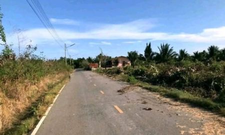 ขายที่ดิน - ขายที่ดินแปลงสวย 6 ไร่กว่า ติดถนน-ติดคลอง ทำเลทอง อัมพวา