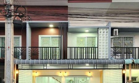 ขายทาวน์เฮาส์ - ขายทาวน์โฮม 2 ชั้น หมู่บ้านปาล์มวิลเลจ ซอยพระพรหม-เครือสหพัฒน์ ศรีราชา
