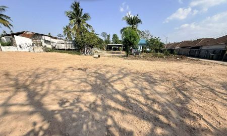 ขายที่ดิน - ขายที่ดินสุรศักดิ์ถมแล้ว 190 ตรว ชุมชนเขาน้อยซอย1 ใกล้สวนเสือศรีราชา1.5กม. อ.ศรีราชา ชลบุรี