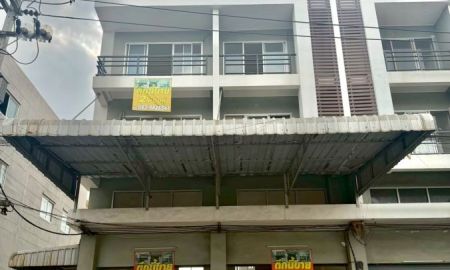 ขายอาคารพาณิชย์ / สำนักงาน - ขายอาคารพาณิชย์ 2 คูหา 3 ชั้น พร้อมชั้นลอย ทำเลดี ใกล้ตลาดไท อ.คลองหลวง จ.ปทุมธานี