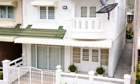 ให้เช่าทาวน์เฮาส์ - บิ๊กซี รังสิต-นครนายก 700ม. ตลาดคลอง 4 1.2 กม. สนามกอล์ฟกรุงกวีและคันทรีคลับ ธัญญะคลอง 4 ทาวน์เฮาส์ให้เช่า 2 ชั้น 3นอน 2น้ำ