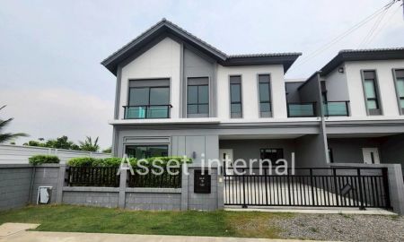 ขายบ้าน - ขาย บ้านแฝด 2 ชั้น หมู่บ้าน บริทาเนีย วงแหวน-ปิ่นเกล้า เนื้อที่ 48.7 ตารางวา 4 ห้องนอน 3 ห้องน้ำ ต. ปลายบาง อ. บางกรวย จ.นนทบุรี (