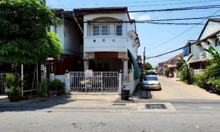 ขายทาวน์เฮาส์ - ขายทาวน์เฮ้าส์ หมู่บ้านเปี่ยมสุข ซอยวัดกู้ ถนนติวานนท์ อำเภอปากเกร็ด นนทบุรี